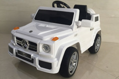 Детский электромобиль RIVERTOYS Mers O004OO VIP (черный, белый) (резина)